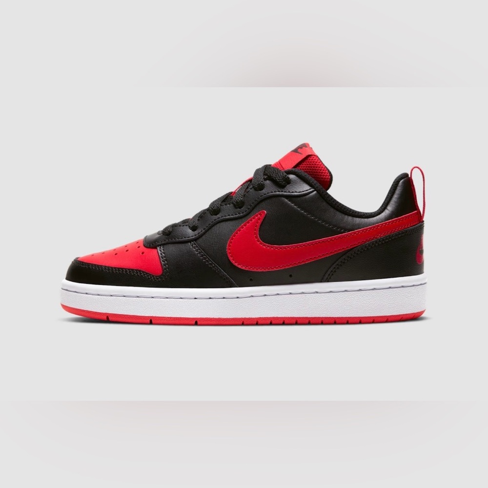 Nike Court Borough Low 2 Size 5.5 Boys Black White & Red Lowtop Laceup Sneakers
